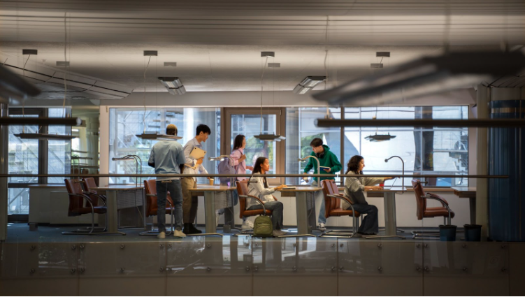 You are currently viewing How a Coworking Space Helps Your Business Grow Faster